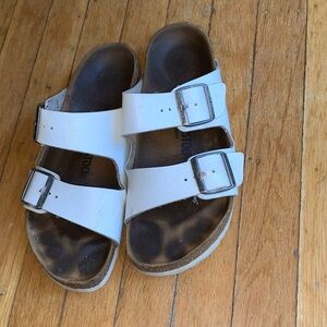 White leather Arizona Birkenstocks